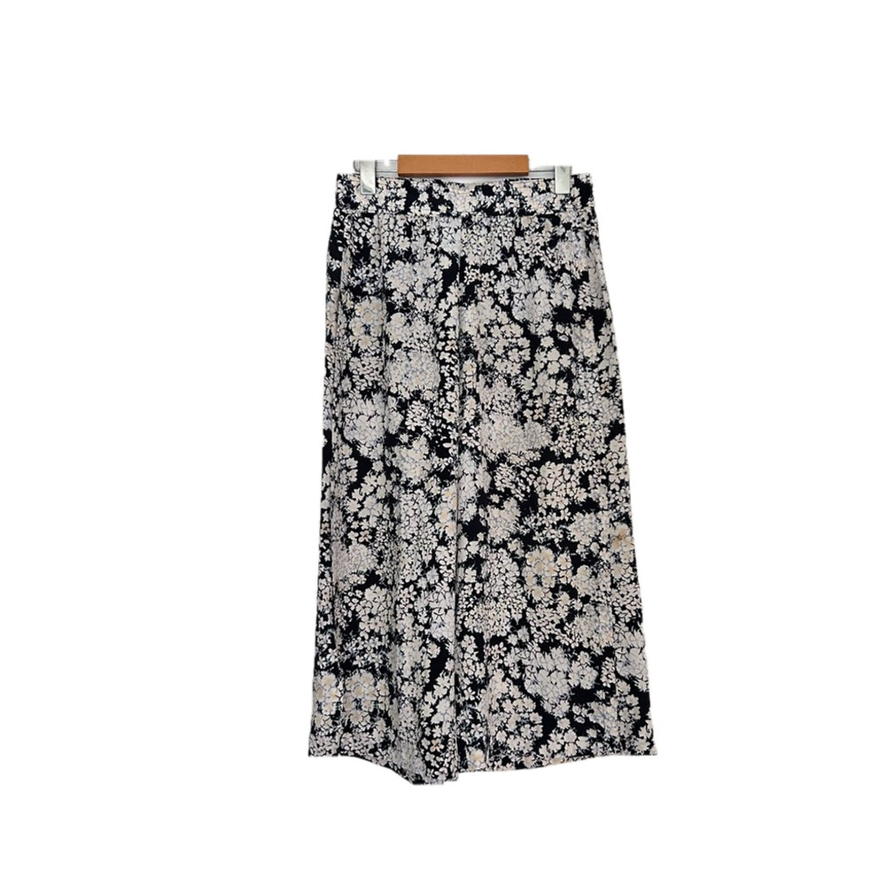 Club Monaco Pants Silk Wide palazzo Leg Elastic Waist Floral Black and White